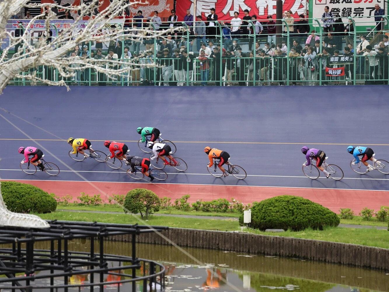 決勝 最終第2コーナー photo by Manabu Takahashi 記事>>