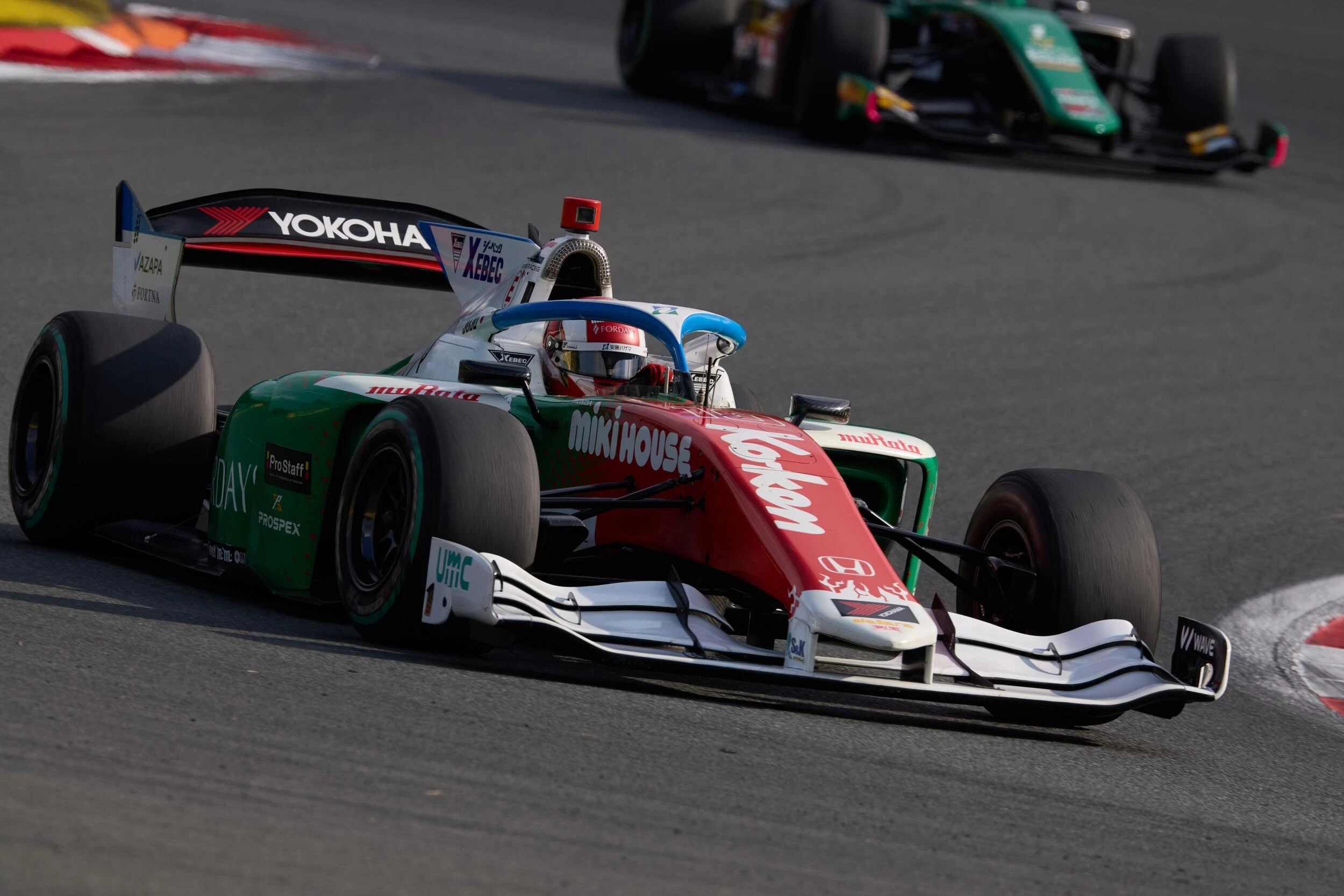 レーシングドライバー・Jujuの20歳の決意「世界で活躍するために結果を