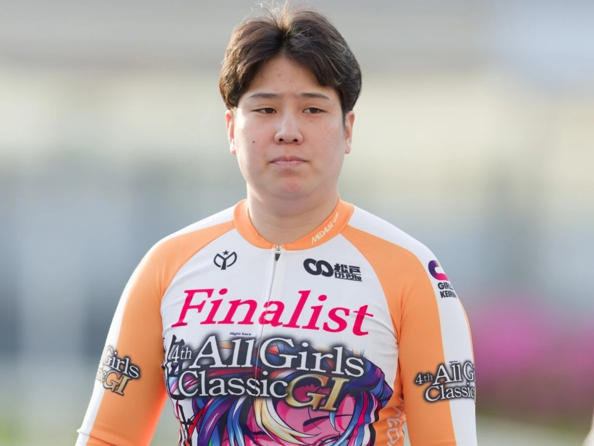 柳原真緒　photo by Manabu Takahashi　記事＞＞