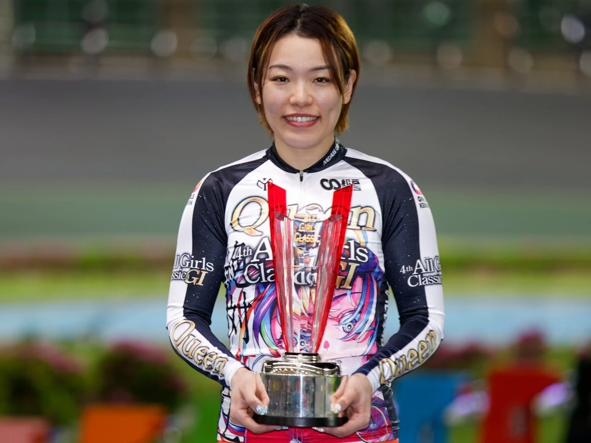 佐藤水菜　photo by Manabu Takahashi　記事＞＞