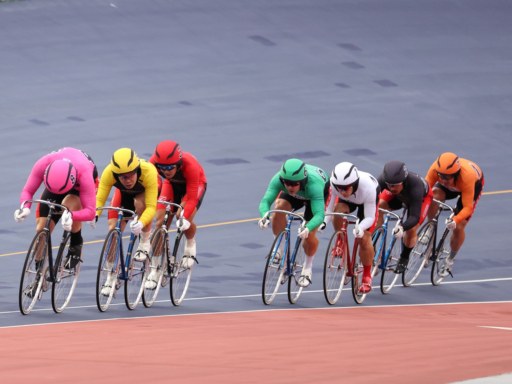 決勝　残り１周　photo by Manabu Takahashi　記事＞＞