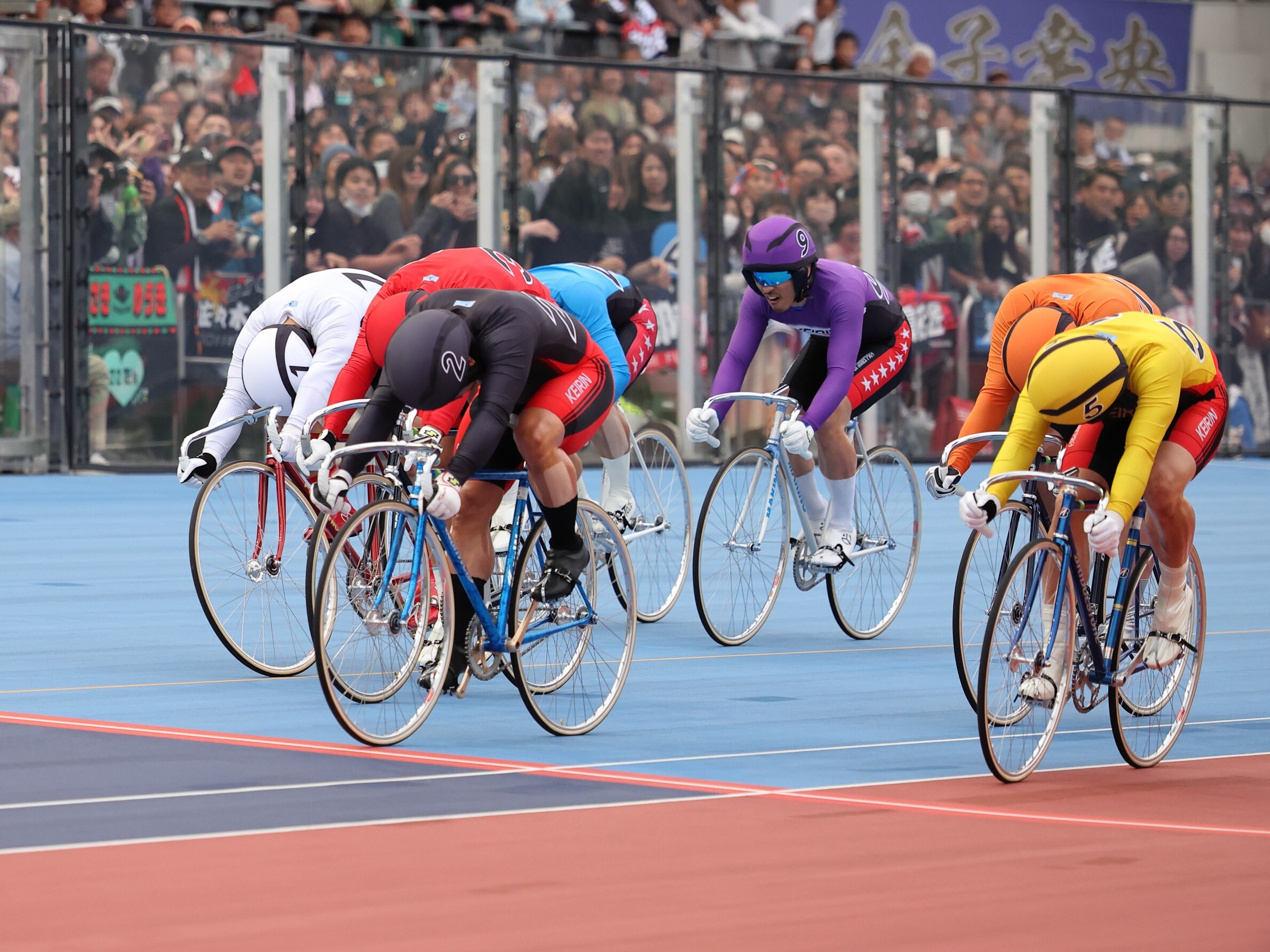 決勝ゴール線　photo by Manabu Takahashi　記事＞＞