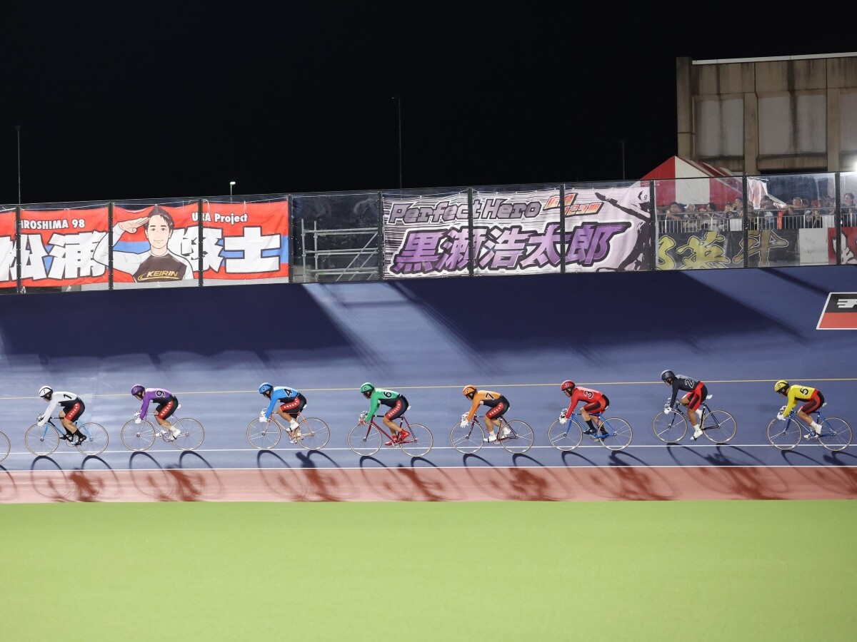 決勝 初手　photo by Manabu Takahashi　記事＞＞