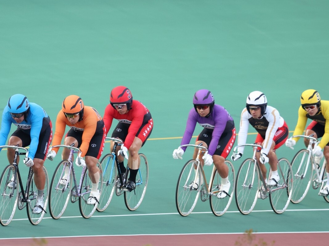 決勝 序盤　photo by Manabu Takahashi　記事＞＞