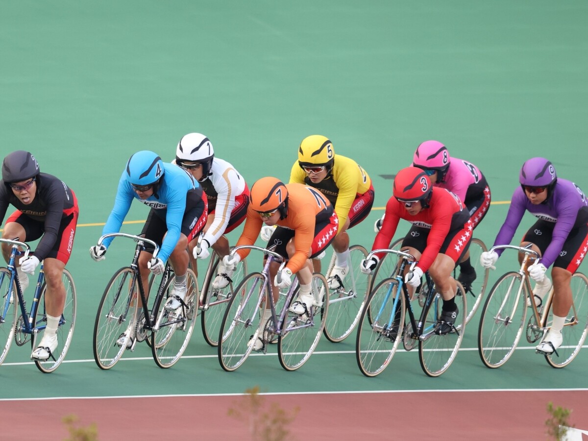 決勝 残り２周　photo by Manabu Takahashi　記事＞＞