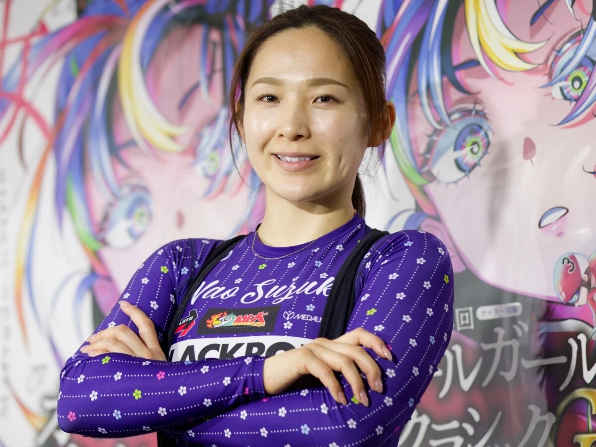 鈴木奈央　photo by Manabu Takahashi　記事＞＞
