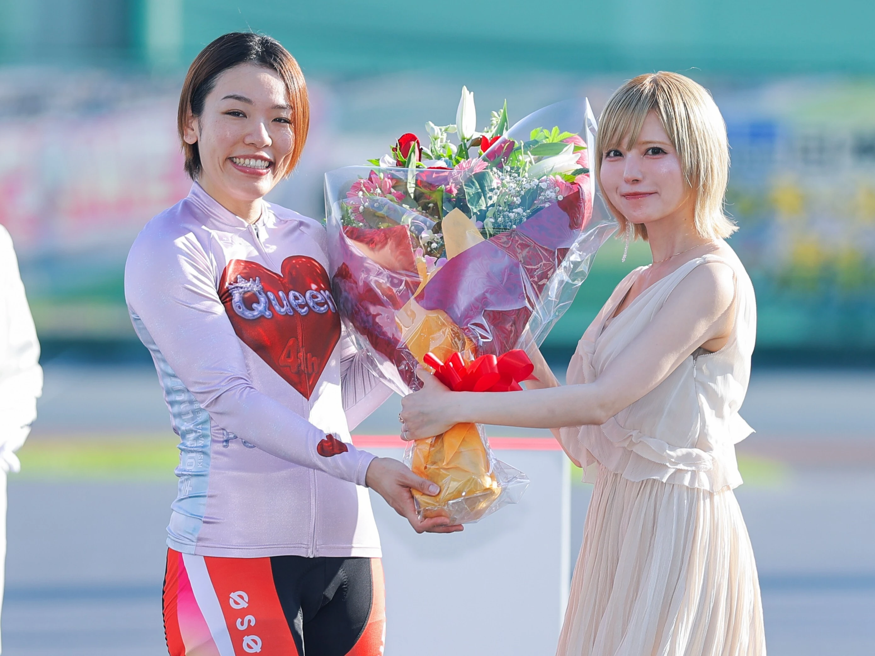 佐藤水菜(左) photo by Photoraid 記事>>