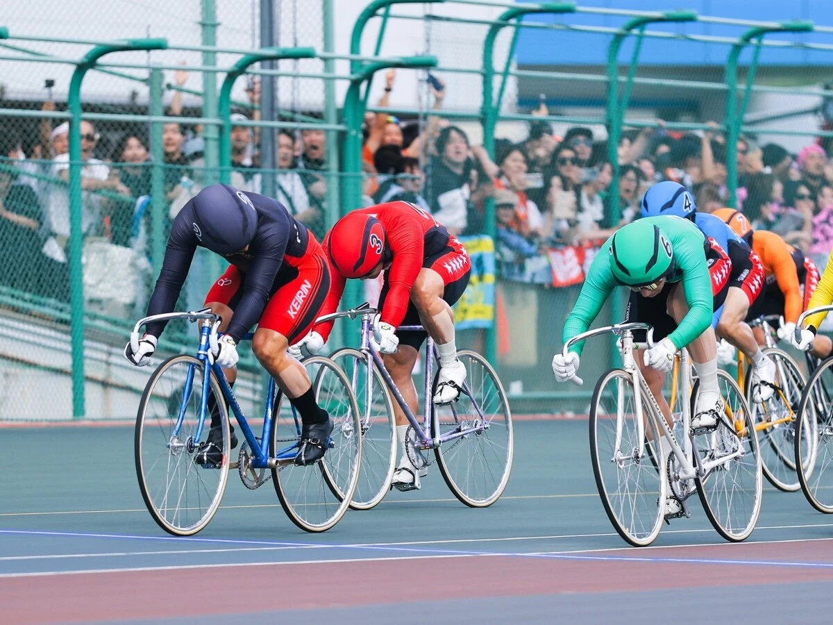 決勝ゴール線付近 photo by Photoraid 記事>>