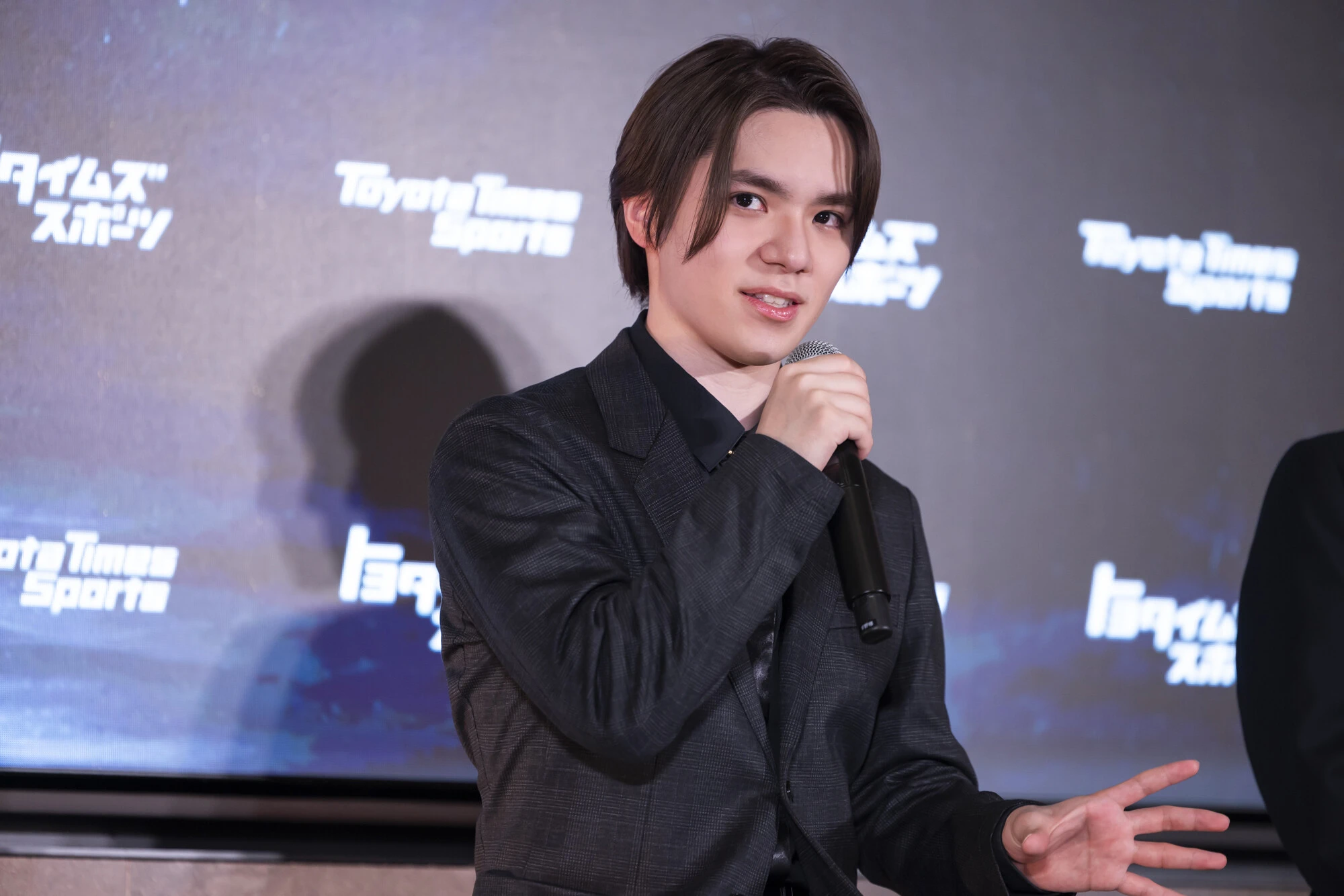 photo by Naozumi Tatematsu/ アイスダンスで現役復帰する宇野昌磨と本田真凜