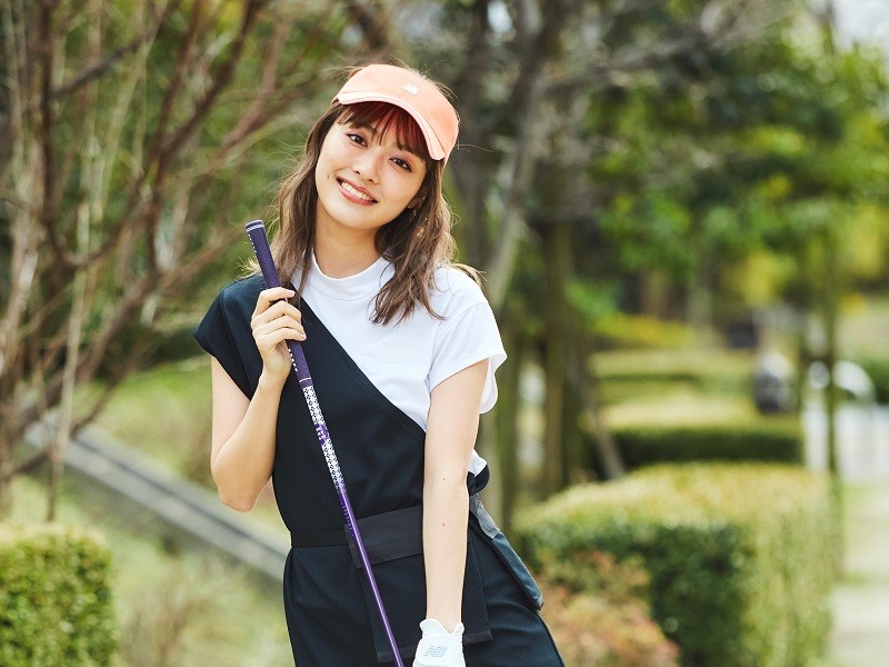 内田理央さん、ゴルフの構え方を学びミート率UP！「猫背はダメ」