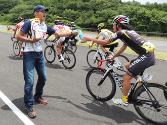 【自転車】片山右京「レースに欠かせないマッサーという存在」