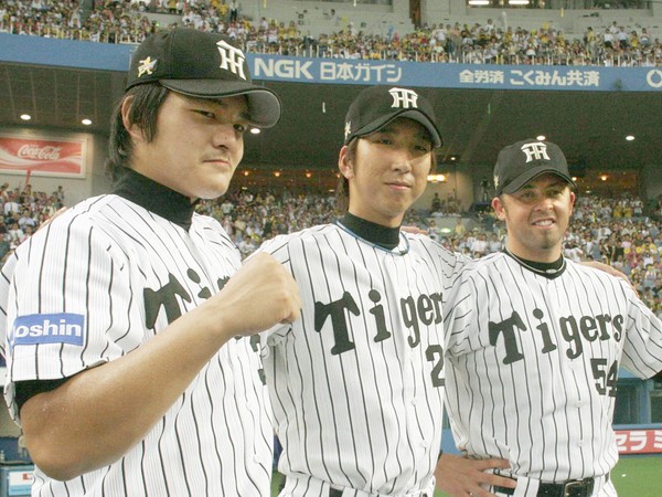2000年代に阪神のリリーフとして活躍した（左から）久保田、藤川、ジェフ