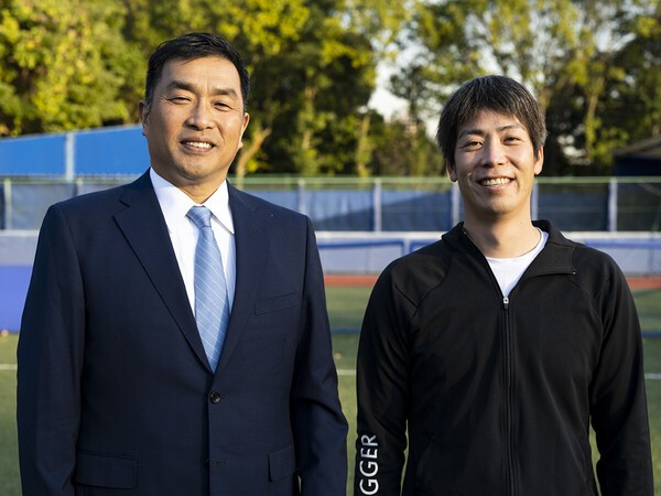 中日時代はチームメイトだった山本昌氏（写真左）と日体大・辻孟彦コーチ