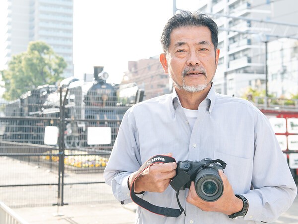 野球指導の傍ら、鉄道カメラマンとしての顔も持つ屋鋪要氏　photo by Sano Miki