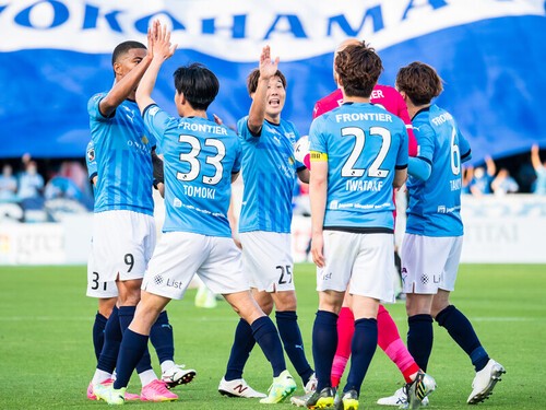 川崎フロンターレを２－１で破った横浜FCの選手たち