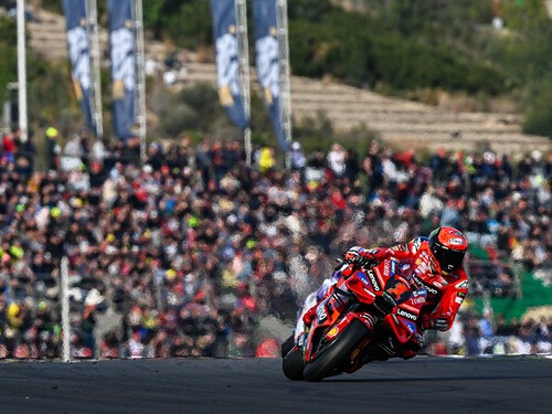 最終戦バレンシアGPを疾走するフランチェスコ・バニャイア　photo by MotoGP.com