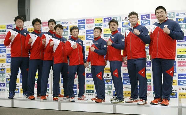 全日本選手権を制覇した王子谷（右）をはじめ、世界選手権の代表に選ばれた選手たち