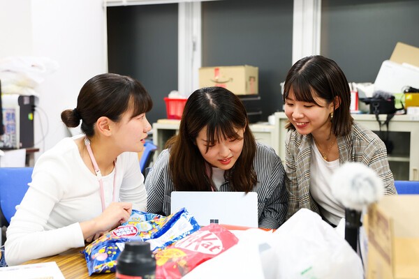 ３人は取材中に終始、楽しそうにスポーツについて話していた photo by Kitagawa Naoki