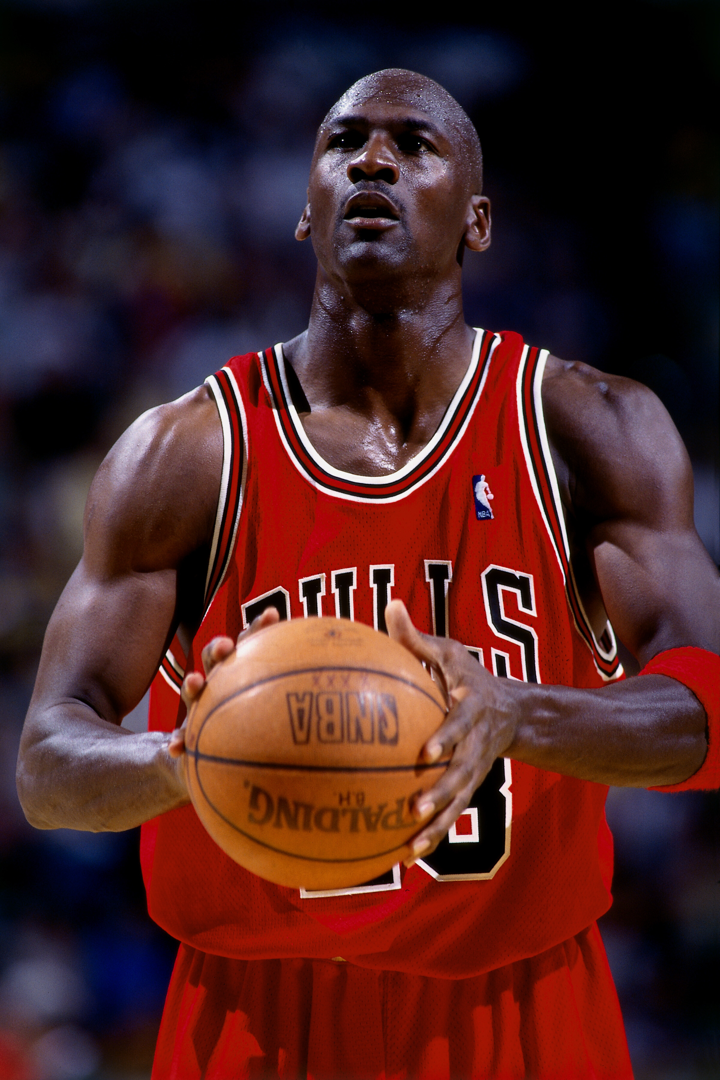 #23 マイケル・ジョーダン 1963年2月17日生まれ。シューティングガード。通算平均得点30.12点はNBA歴代1位。不滅の記録と記憶に彩られた「バスケットボールの神様」 Photo by Getty Imagesバスケットボール記事一覧